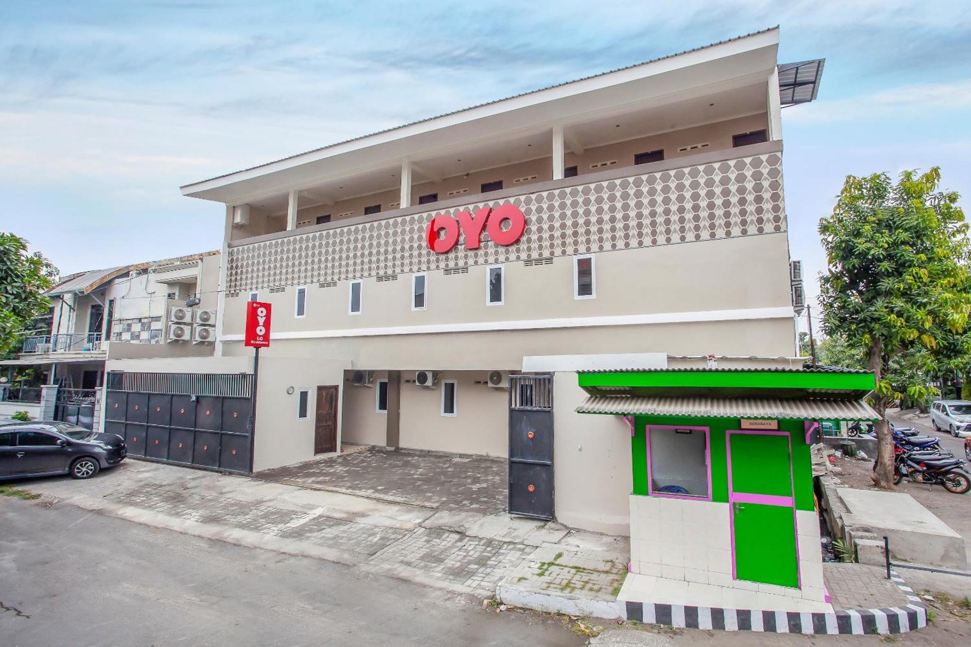 Super Oyo Capital O 134 Lg Hotel Surabaya